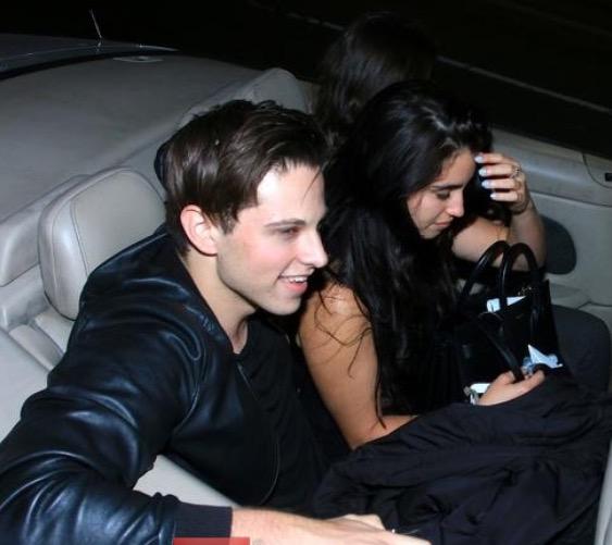 demoniodalauren's tweet photo. to deixando avisado que quem inventar nome shipper pra lauren e pro noah vai pagar micão tour http://t.co/hJOTkgmmaX