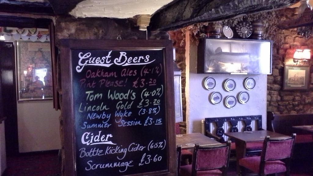 StiltonI's tweet photo. Current guest beers @OakhamAles @RealAleNet @CAMRA_Official @PerfectPintUK @thegrainy @MarstonsBeers http://t.co/aUc9RB9jkY