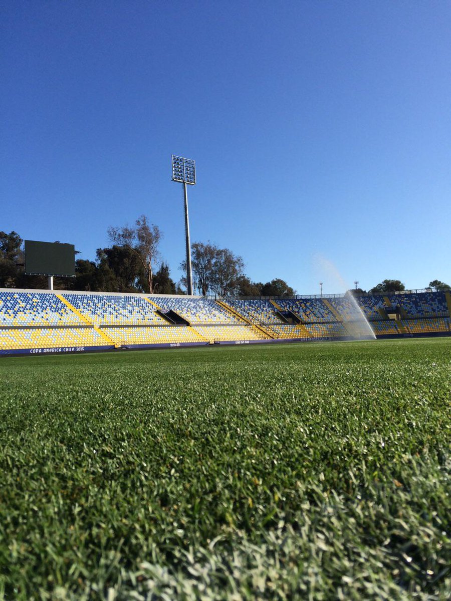FCFSeleccionCol's tweet photo. Estadio Sausalito de Viña del Mar, escenario de #COL vs #ARG. #LaCopaConMiSelección http://t.co/9BsgGqFUPZ