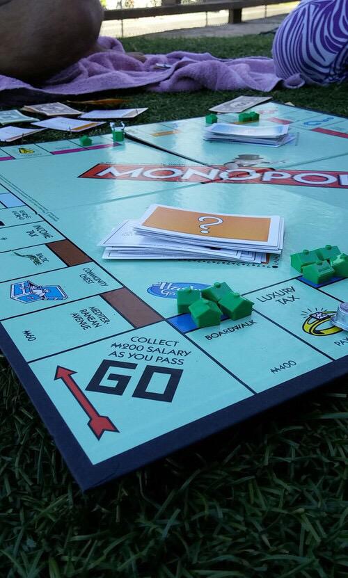 what2dosummer's tweet image. Play a board game