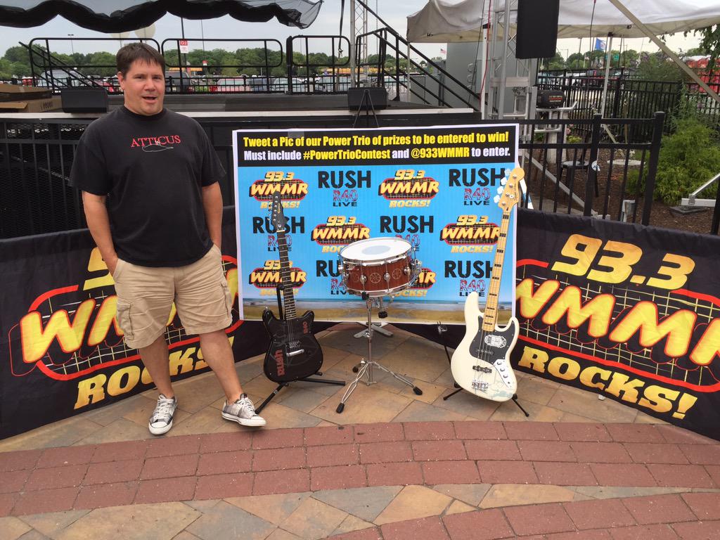 frozentimephoto's tweet photo. #powertriocontest @933WMMR Ready for the show. #R40Live http://t.co/O29OHMDPNC