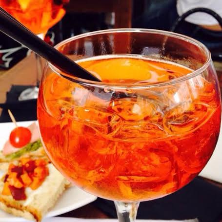 SD26NY's tweet photo. Because it's almost #happyhour and you deserve it. http://t.co/ybwq2VSAG5 #cocktail #flatiron #thirstythursday http://t.co/I4CR6ltgCs