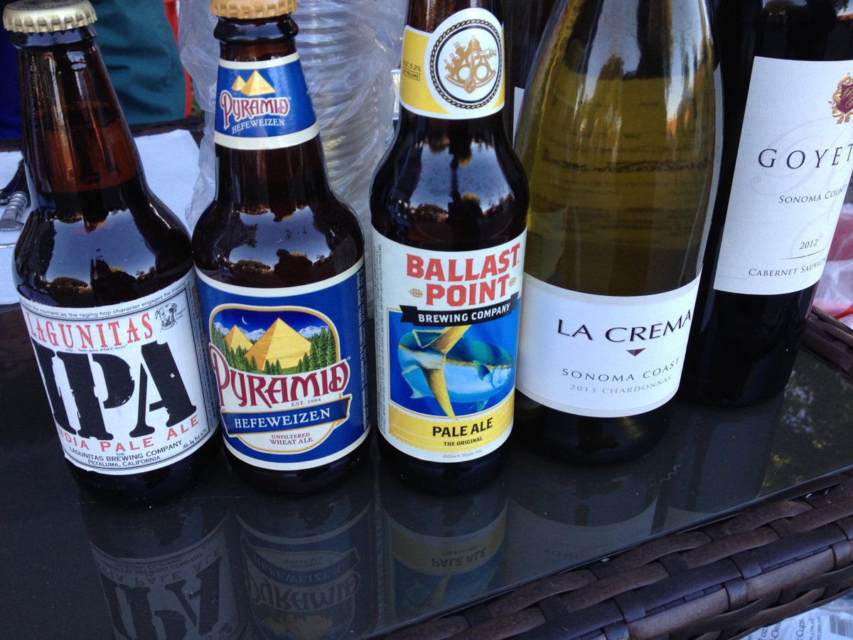 FremontBusiness's tweet photo. LIVE BAND &amp; cool beer Friday #FremontStreetEats 6/26 4:30-9p http://t.co/MGmzeLyI02 @aroundfremont @FremontPatch http://t.co/WQ6uLjPsdP