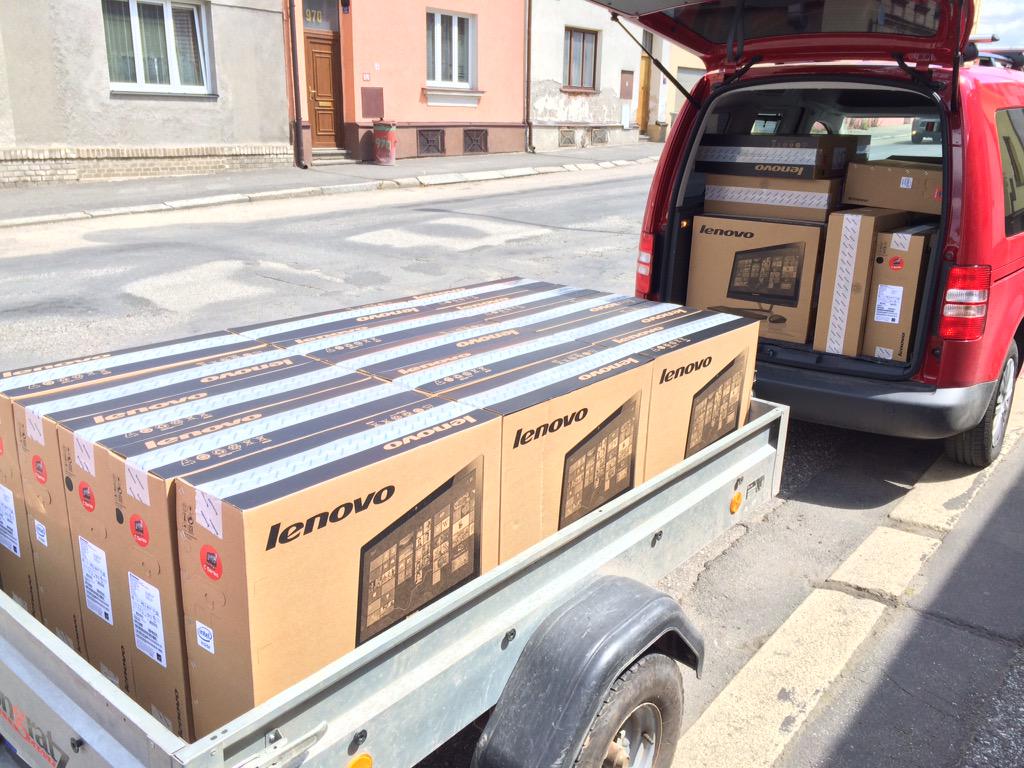 NetTech_cz's tweet image. Zásilka pro ZŠ je téměř připravena na svou cestu. #lenovo #allinone