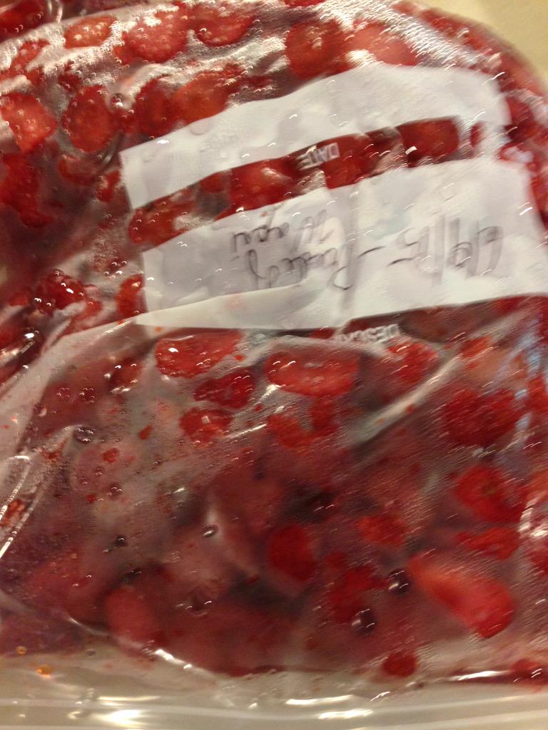 KarleeLow's tweet photo. Making jelly with my family! http://t.co/X9x0Y2AIca