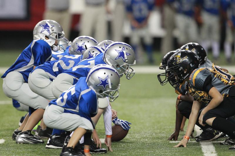 AFTicketOffice's tweet photo. Contact Jordan at 404-367-2193 to find out how your Youth Football team can play on the field in the @GeorgiaDome http://t.co/FPgbbGTAbY