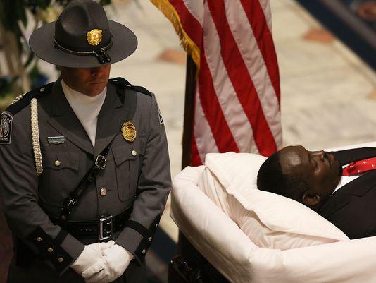 13NewsNow's tweet image. Family of #Charleston church shooting suspect offers condolences as funerals begin on.wvec.com/1J8kFrI #13NewsNow