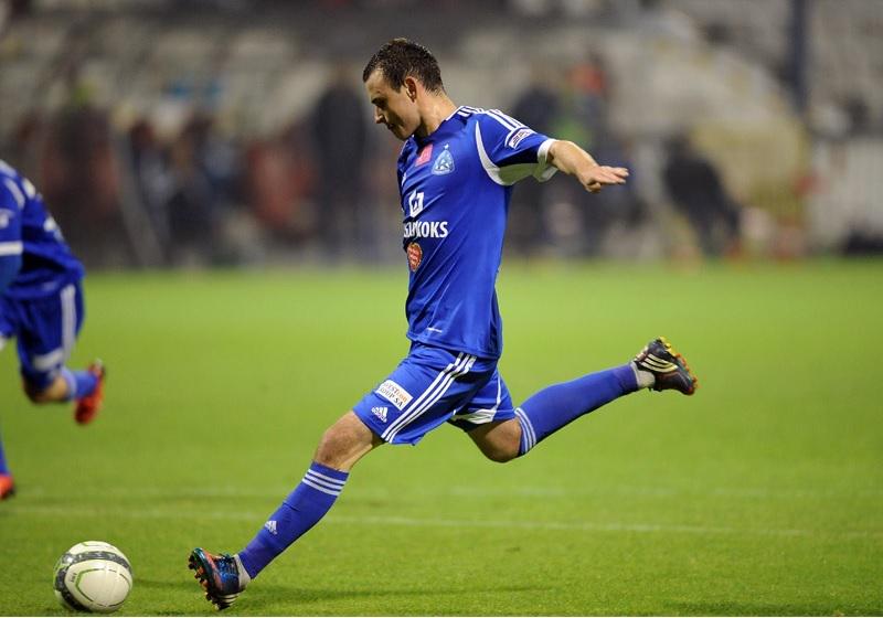 HLN_BE's tweet photo. Lokeren heeft opvolger voor Hans Vanaken beet http://t.co/C8vJRYN323 #FilipStarzynski @KSCLokeren @MichVergauwen http://t.co/A7TOLC0SIa