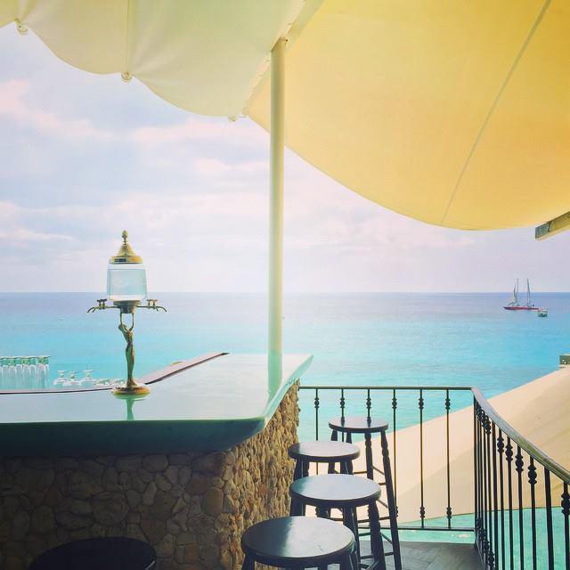 CliffBeachClub's tweet photo. The Cliff Beach Club Bar, open Tuesday - Sunday 12PM onwards. http://t.co/10nBZzq3J9