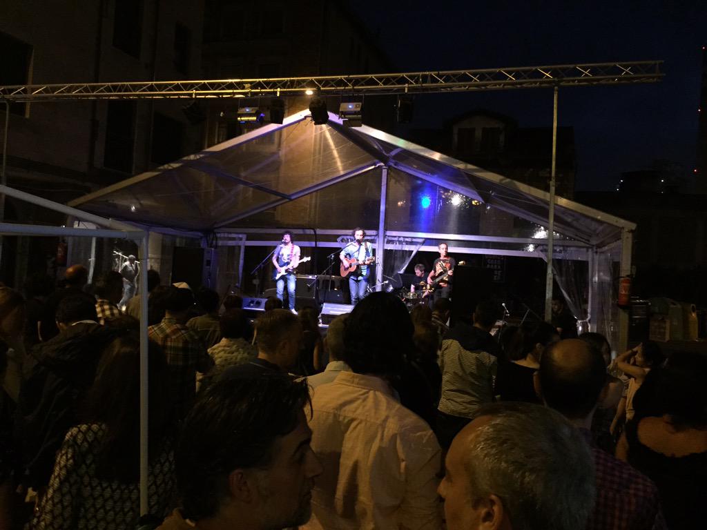 Design_and_Sing's tweet photo. Bueno en #tcnight http://t.co/60OodWcmzy