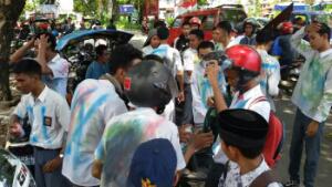 Diduga Jual Beli Bangku, DPRD Gowa Panggil Kepala SMAN 1 Sungguminasa kabargowa.com/2015/06/26/did…