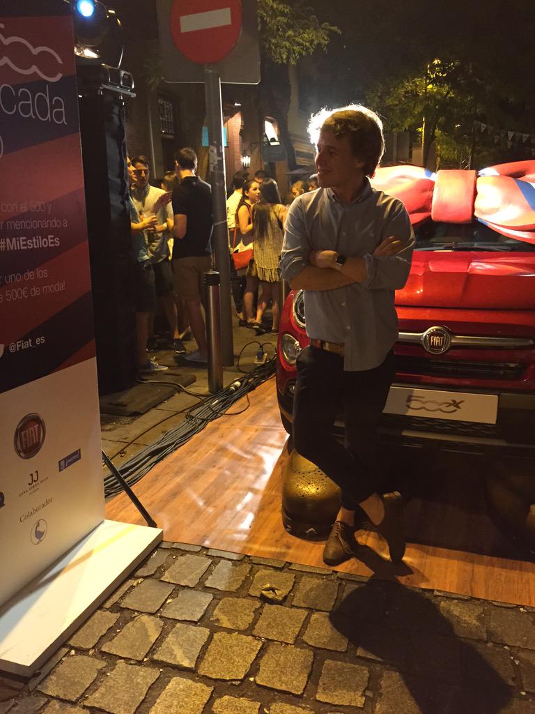 litospop's tweet photo. pasando la noche #MiEstiloEs @elgansospain @Fiat_es http://t.co/p7lDT5cIfr