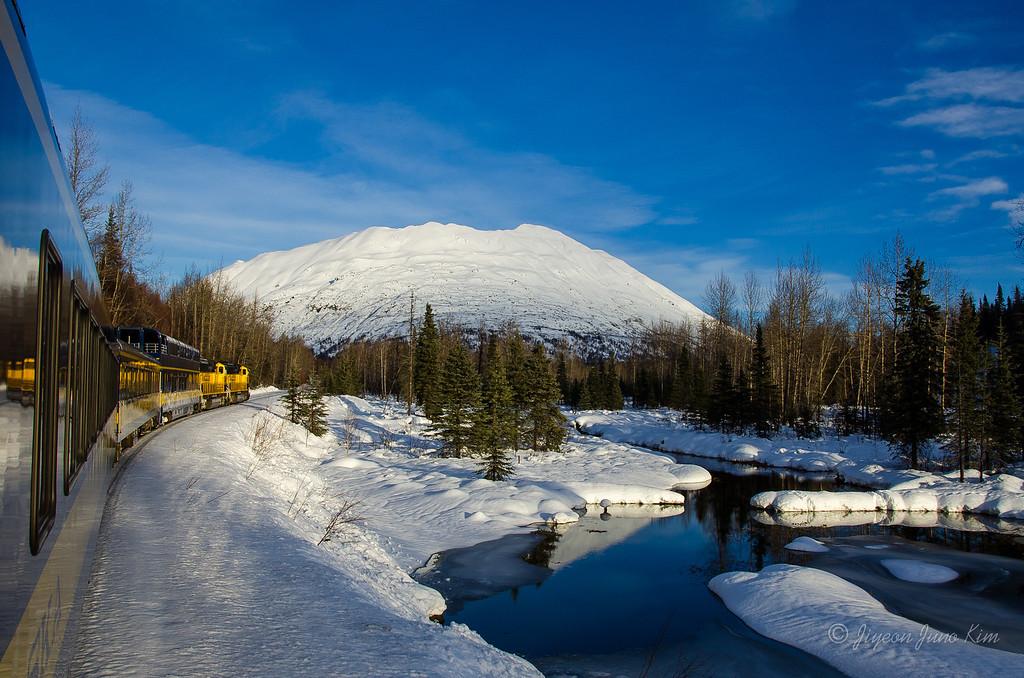 RunawayJuno's tweet photo. A6. Alaska all the way! :) @visitanchorage felt like a home to me. I had so much fun #winterAlaska adventure! #WATC http://t.co/yYDCjR1HYG