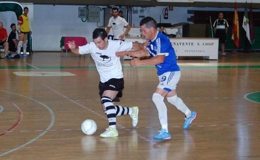 talayuelafs's tweet photo. Otra renovación, nuestro KILLER, el pichichi extremeño, más de 50 goles la temporada pasada, sigue aquí,  @malaka_8 http://t.co/msRanSrxfx
