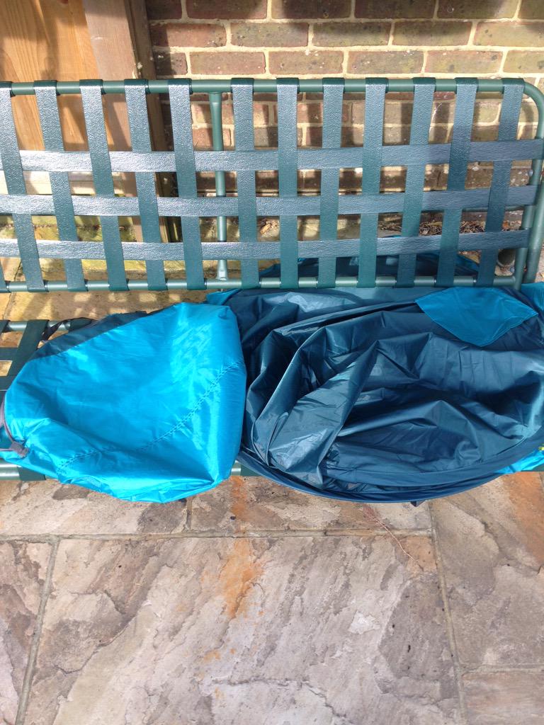 beckystiles's tweet image. Fun&apos;s over... I&apos;ll pay somebody from @LidlUK £1000 to come &amp;amp; put my tent back in the bag!? #impossible #twicethesize