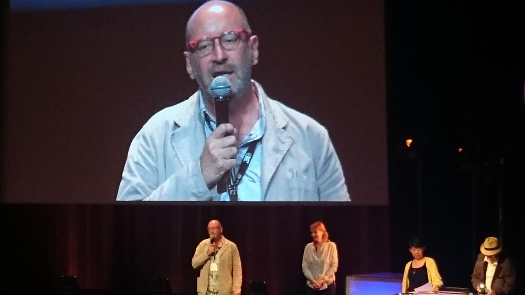 priminews's tweet photo. Merci @SunnySideDoc pour le prix Best Arts &amp; culture project remis à Alexandre Cornu @TambourdeSoie @priminews http://t.co/tEtEApYEdt