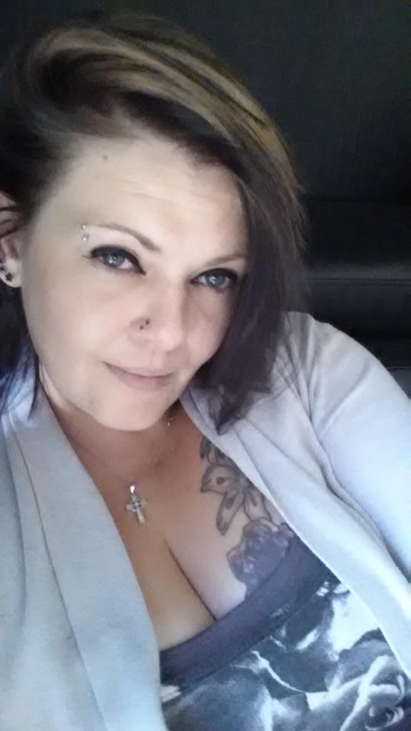 angelsdevil999's tweet photo. Chilling #dayoff #nowork #relaxed #atmyhome http://t.co/2cI85hSsCF