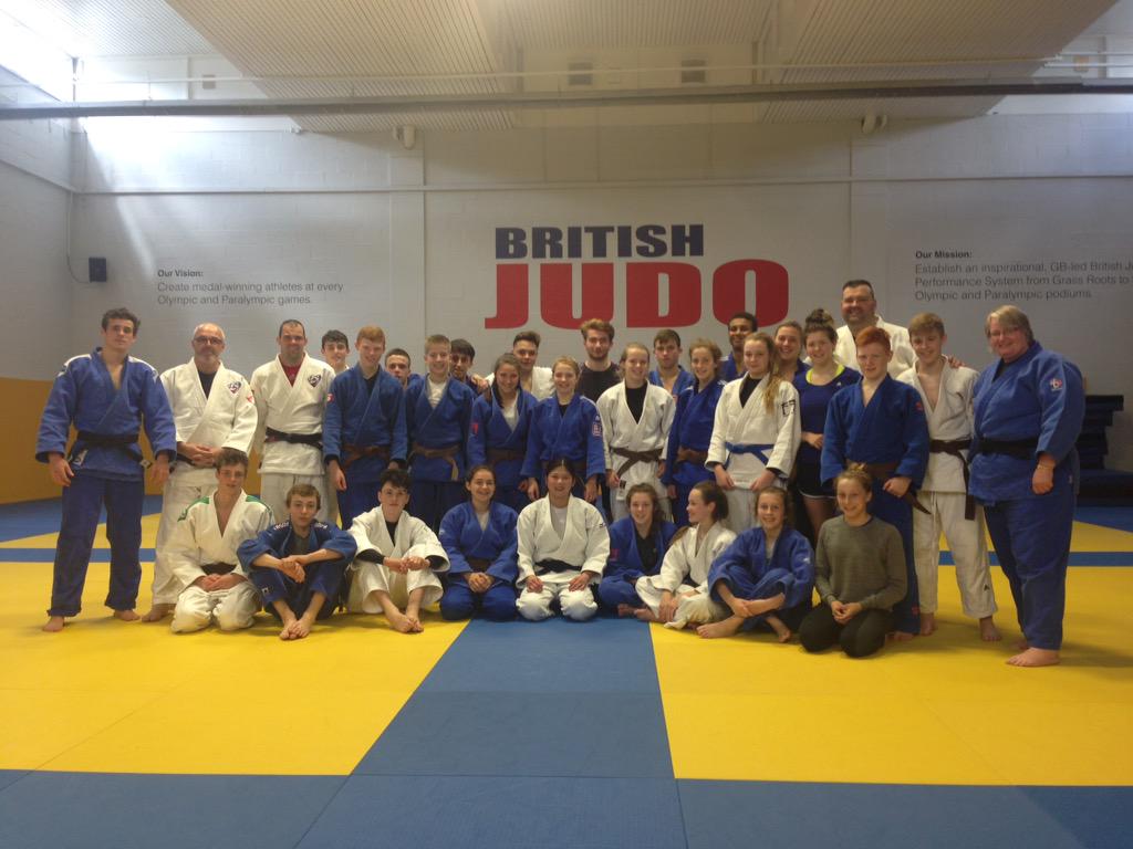 gazedwards1968's tweet photo. Tomoko taking a session with the Scottish cadet team http://t.co/jY8Ja0rFG9