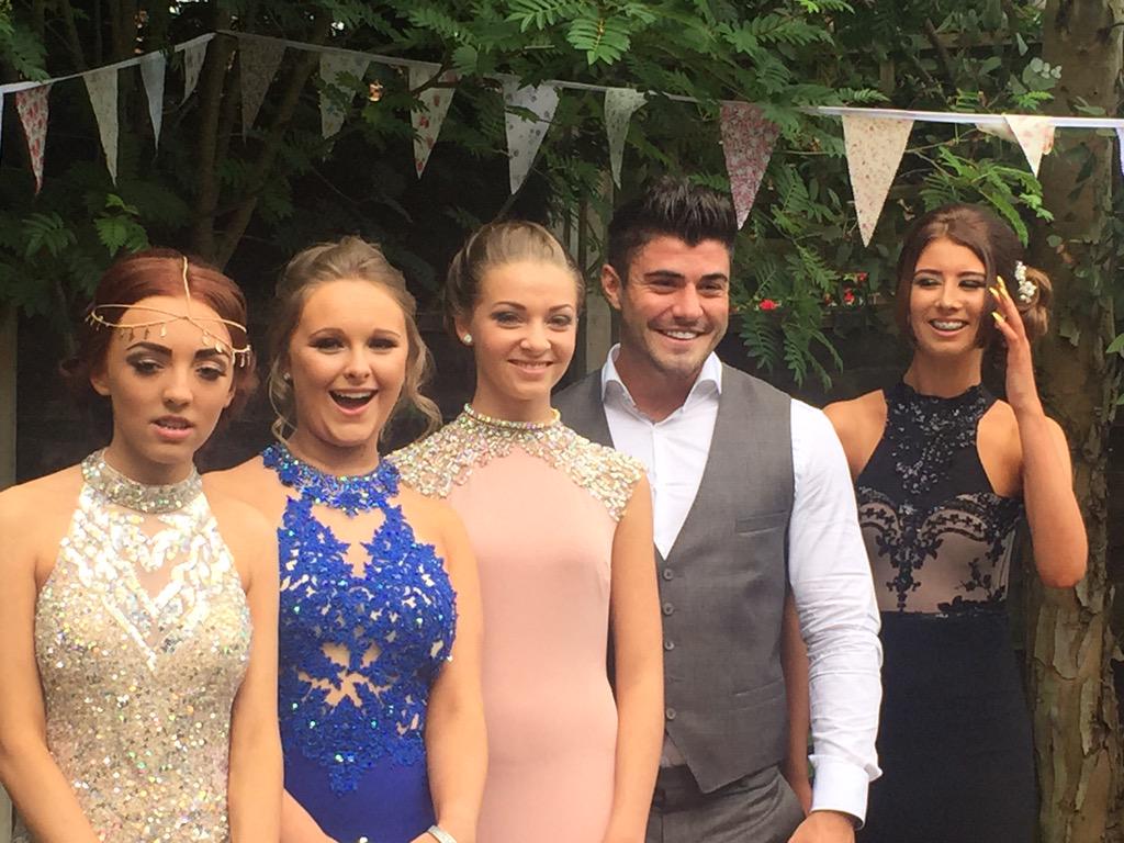 kateflossy's tweet photo. @Rogan_OConnor is escorting my niece to prom proud auntie kitty Kat xx 💖💖 xx http://t.co/215u8carCV