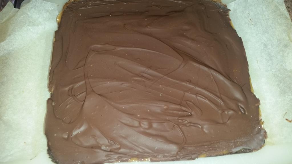 moneLaufer's tweet photo. @daviehollywood any idea what this could be? ;-) #OutlandishBakers http://t.co/jjQsCboTnz