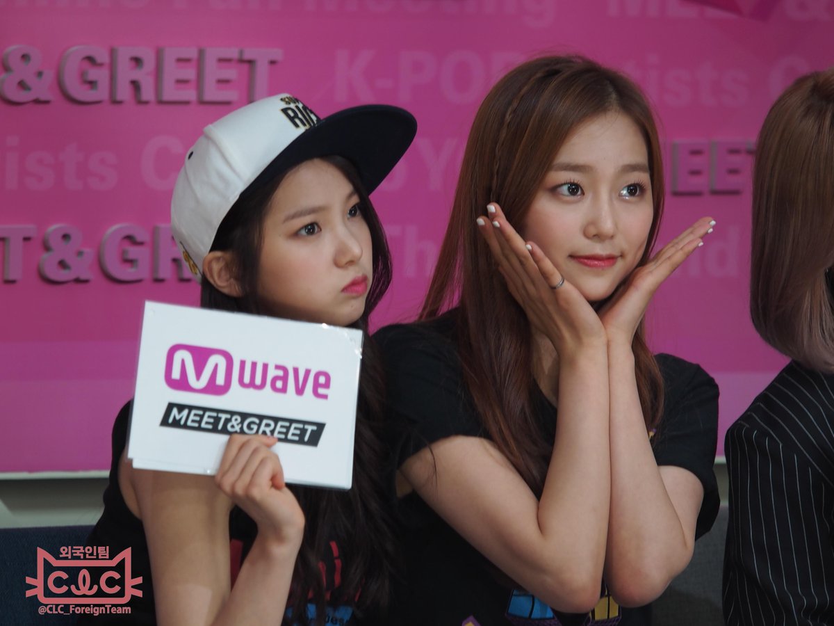 AurelliAzzhraNS's tweet photo. 150623 #장예은 #Yeeun #최유진 #Yujin #CLC #씨엘씨 #100일 #축하해~~~~~ #사랑해~~~~~ #100DaysWithCLC @ Mwave Meet & Greet @CUBECLC http://t.co/5VL3aNqBuL