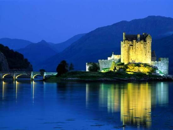 _Paisajes_'s tweet photo. Increíble castillo en Glasgow, Esocia. http://t.co/XPzP7XKODV