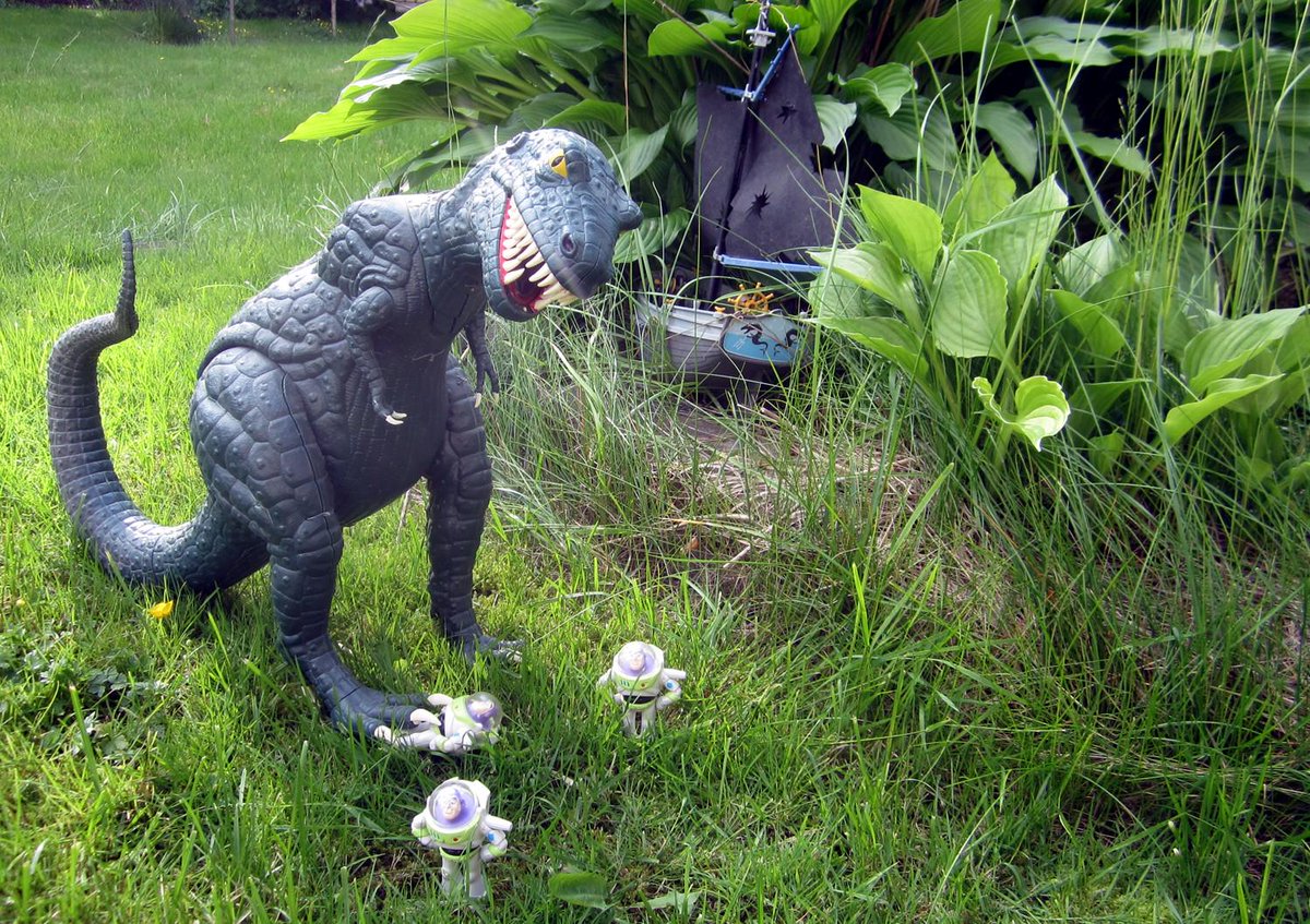 BjorkbackaHannu's tweet photo. JURASSIC WORLD - whatever next?
#JurassicWorld #FinnishVersion http://t.co/TsxoHnuAkG