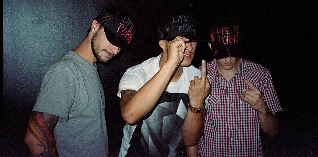 V dobrom aj v zlom s hentými chuligánmi... #tbt <a href="/colorsbydian/">DIAN</a> <a href="/yak/">@yak</a>.sha <a href="/lifeisporno/">rumpel</a> <a href="/PAYcloth/">PAY. clothing</a> #fuckeverybodyelse