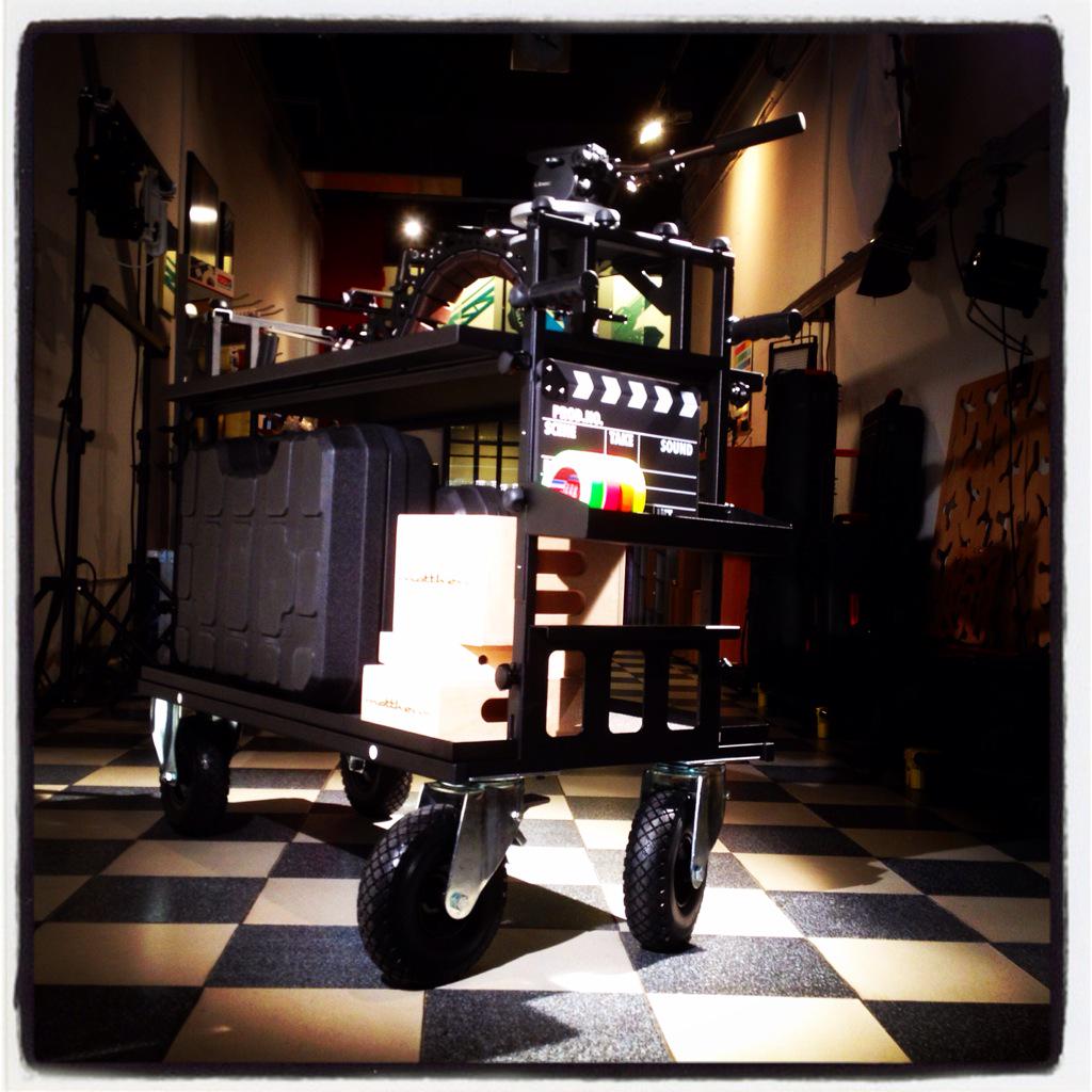 GrauLuzCamara's tweet photo. Ya puedes venir a probar el CamaraCarro L de @CineGruas en nuestra tienda de Barcelona
#camaracarro #carrocamara http://t.co/yCH4UZFMEc