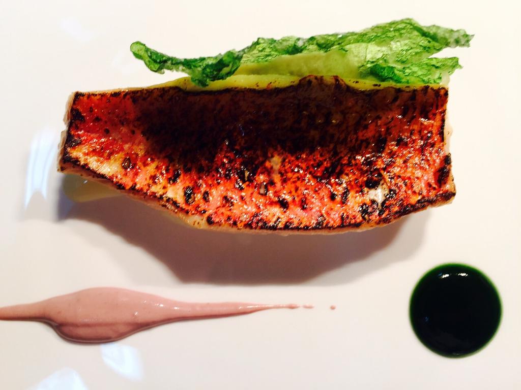 RestaurantSkina's tweet photo. Salmonete,lechuga de mar,berenjena,limón... http://t.co/X6Wg6acYWj