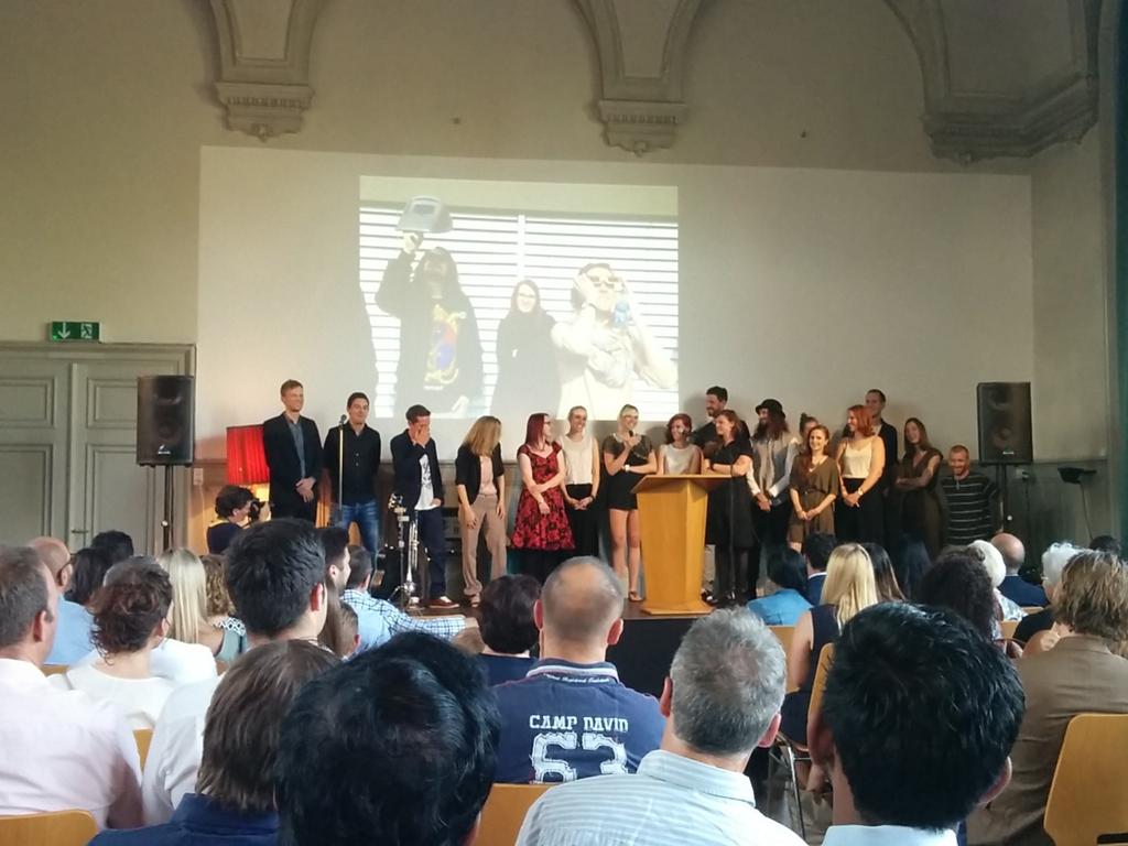 pmurkowsky's tweet photo. An der Diplomfeier meiner Interaction Design StudentInnen. #iad2 ftw! http://t.co/6VELvxQplH