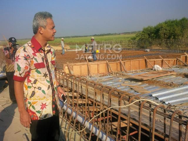 Indonesia_Pedia's tweet photo. H-10 Tol Pejagan-Brebes Dibuka http://t.co/YGkObiGjBA http://t.co/Yz2x4Z5R3i
