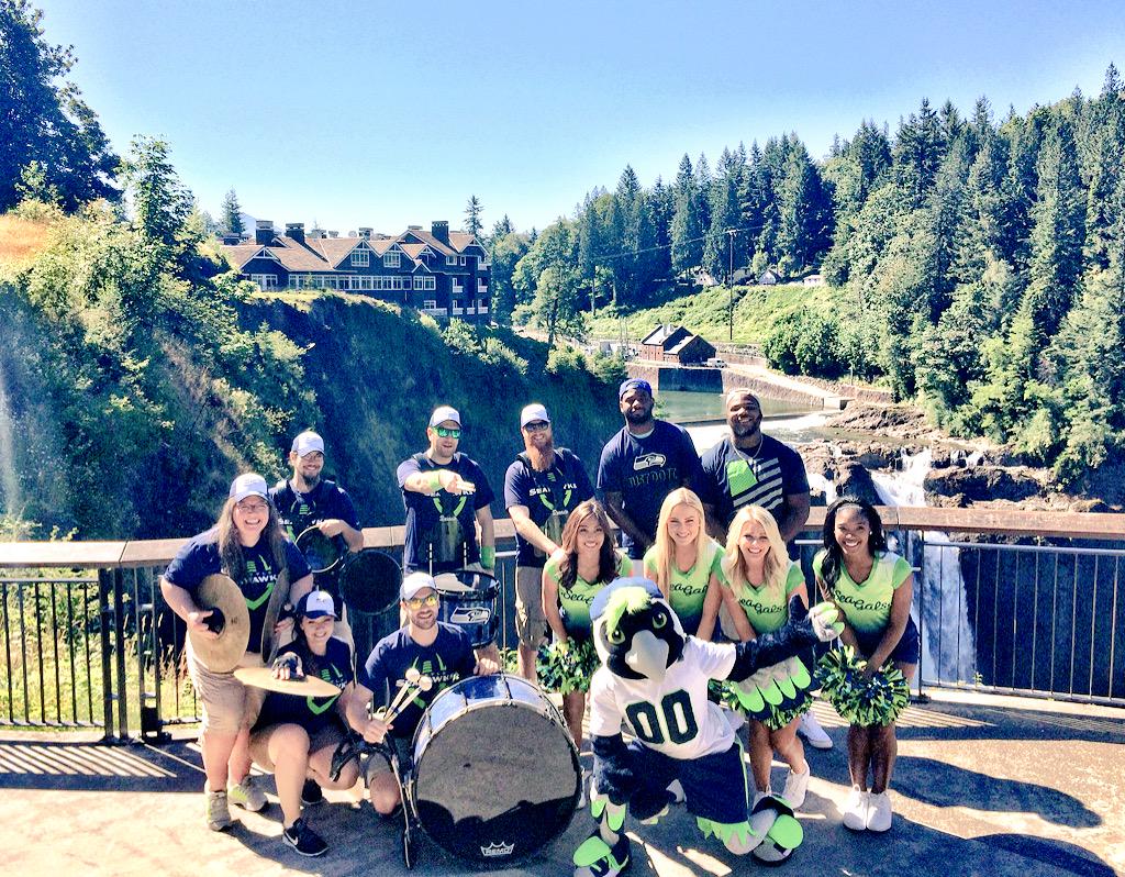 Seahawks's tweet photo. The #12Tour is headed East with @TheRealCMaTT13 @jstaten90 @TheSeaGals &amp; @BTDrumline! 

First stop, @Snoq_Falls! 💧🌲🏈 http://t.co/WXbTDfDYFu