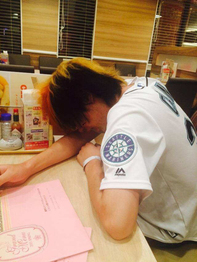 りょう 東海オンエア To Ryoo 昨日だって解散前にご飯食べに移動しようって流れでりょう車てつやバイク出っ歯バイクでそこにいるのに てつや ジャンケンで勝った人から車バイクrunどれで移動するか決めよ だよ おかしいよねー 僕だけバイクの