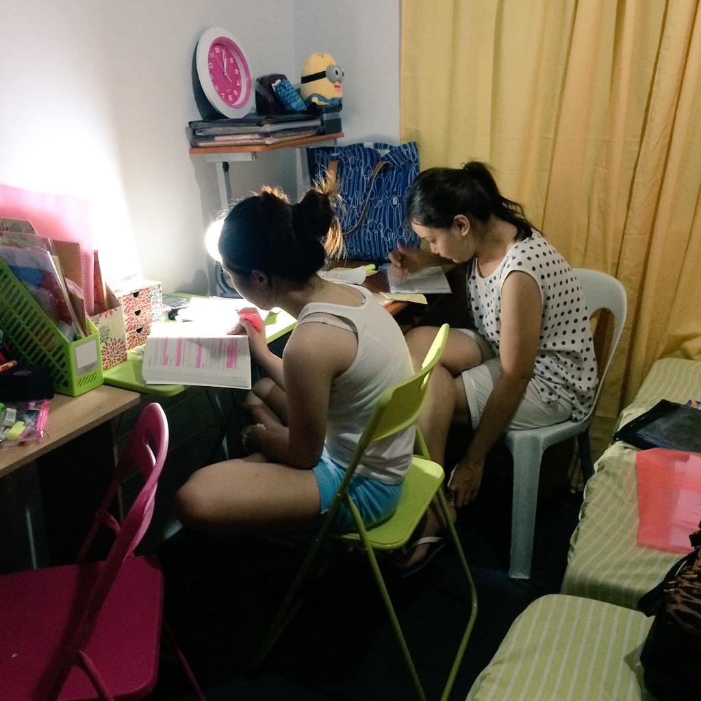 ronalaii's tweet photo. Sila nagid ang pinaka tutum ya! Hahahaha πππ #accountancyprobs #HMprobs ππ΄ @TRISHAnityy @IZYouu http://t.co/x4V8MqbXZl