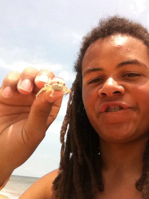j_dubdusty's tweet photo. Caught a crab #dontbethehunted http://t.co/k63zRRYcDY