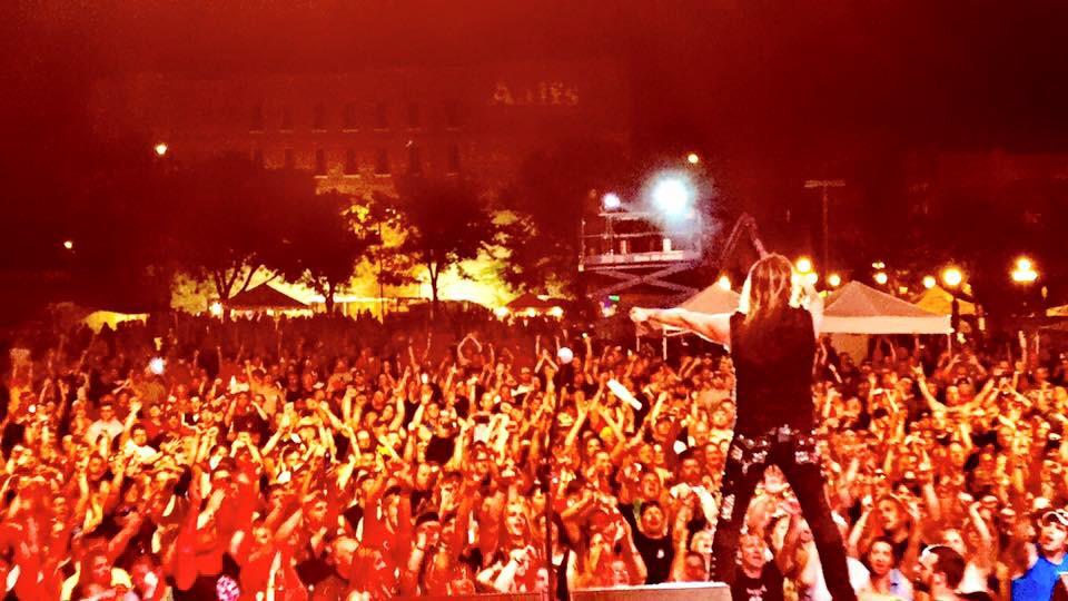 We are #18andLIVE TONIGHT in Sioux Falls SD <a href="/TheDistrictSF/">The District</a> See you at the show! <a href="/jeffkollman/">Jeff Kollman</a> <a href="/bjarzombek/">Bobby Jarzombek</a> @kevinchown
