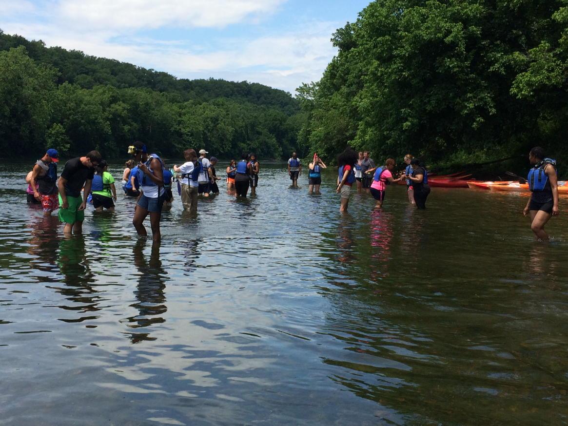 charter2005's tweet photo. Exploring Shenandoah River with Jason teachers #Jason #kisd #secsciencekisd http://t.co/L7sgG2YGNB