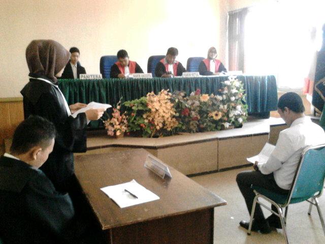 Mikelarmando2's tweet photo. Sidang semu peradilan pidana... http://t.co/cSN6DCe8va
