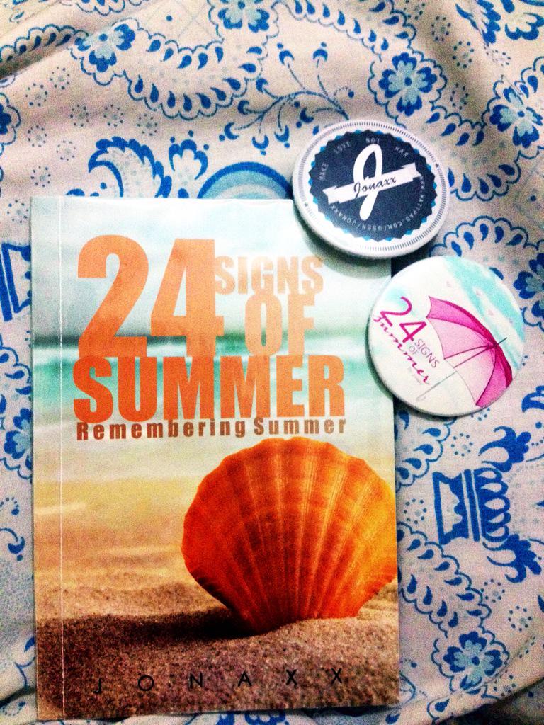 2Sweet_Escape9's tweet photo. Finally got my copy!!!! Thank you, Queen @jonaxx_WP ! ππ
#24SOS
#24SignsOfSummer
#wattpad
#Jonaxx http://t.co/wK3gm95NdQ