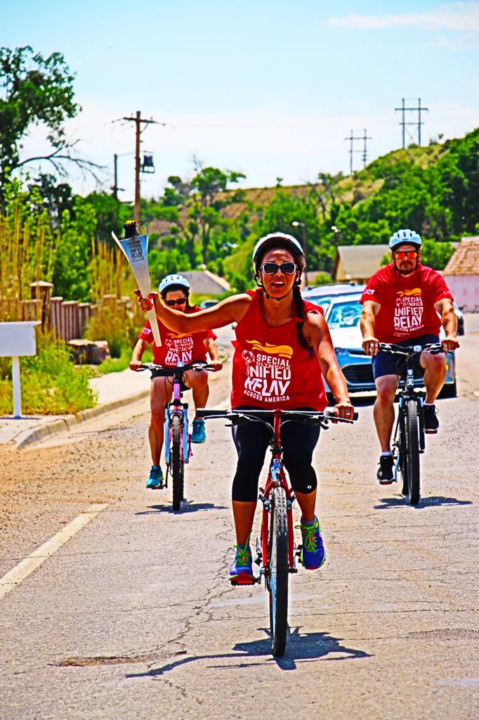 It's a beautiful clear sky in #COLORADO this morning as the torch enters #Pueblo  for #UnifiedRelay! <a href="/SpecOlympicsCO/">Special Olympics Colorado</a>