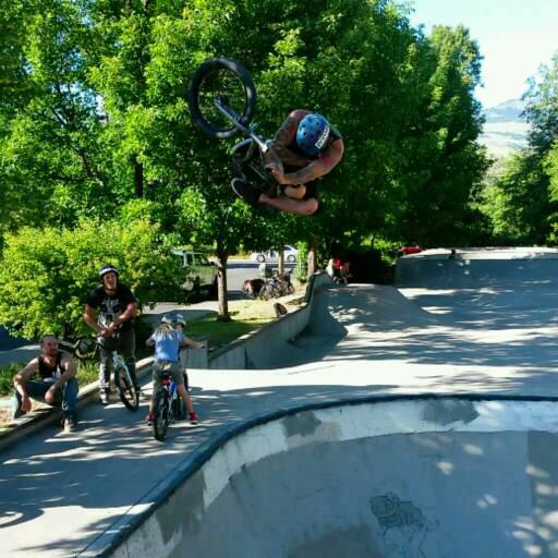 Raskils's tweet photo. @racerchrisakin ain't scared to boost a flatty😈 Some killer entries in the  @outdoortech #Tabes4Tunes challenge! http://t.co/IOJt2wYjRu