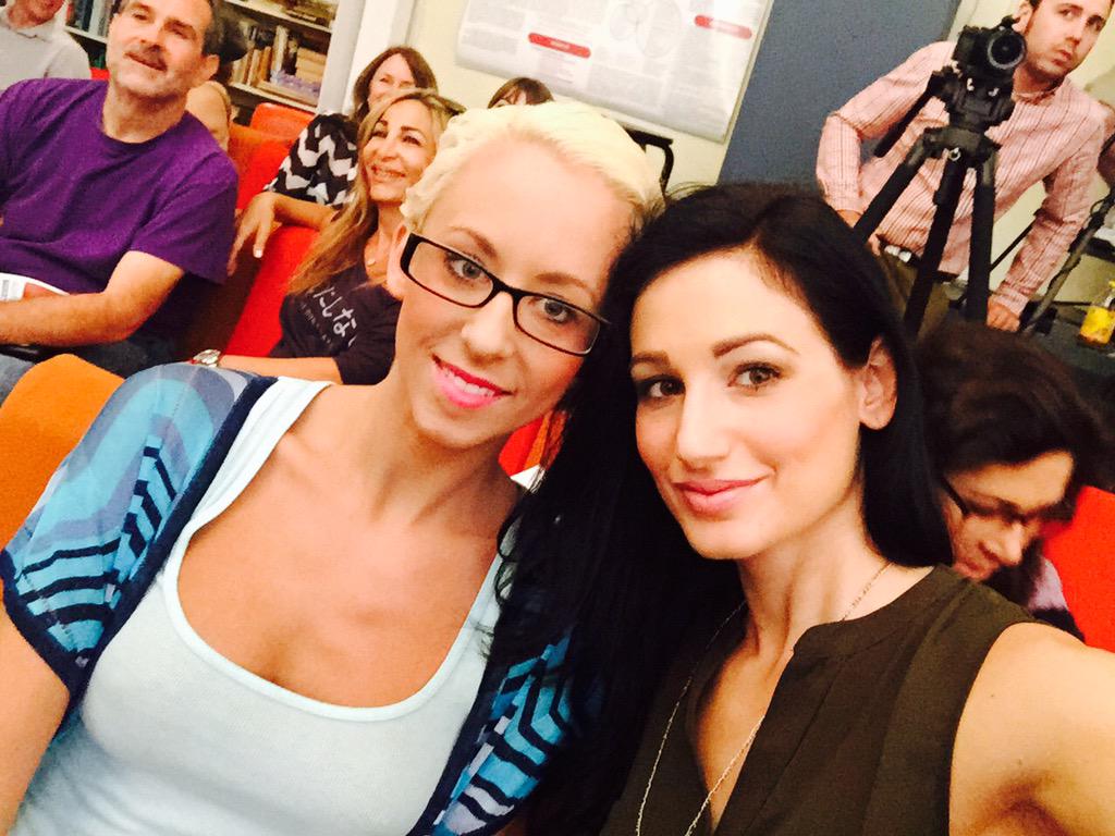 DrAmieHarwick's tweet photo. Class time with @DrKrissySummers getting ready to see @dravacadell #iashs #drsintraining http://t.co/FnnhEGVSBF