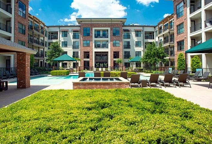 DFWMultiHousing's tweet photo. Can Multifamily Dominance Continue in DFW? | http://t.co/EcHWtepIb8 @BisnowDFW @Bisnow http://t.co/yVxUFRoYj7