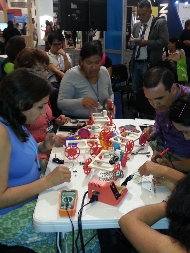 McaplanMarcelo's tweet photo. Los carros estan casi listos @educoas #educastem @SFTinitiative http://t.co/8fotBrrmTc
