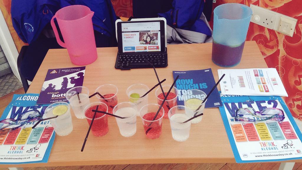DanielleKYA's tweet photo. mocktails at Towerhill community centre for THinK alcohol awareness 😎 #THinK http://t.co/U5iHXIl9zh
