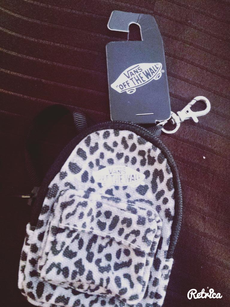 cindyduff17's tweet photo. Vans http://t.co/WFVylMDYwa
