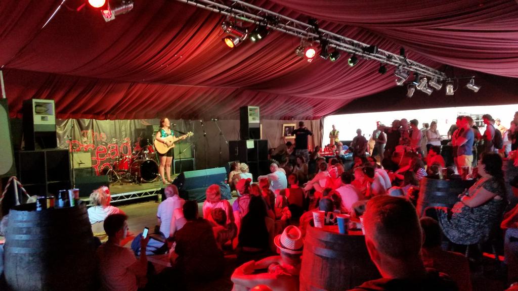 GLiveLtd's tweet photo. Rihanne Evans opening the music @breadrosespub @GlastoFest great set! #glasto2015 http://t.co/aku3NMutyZ