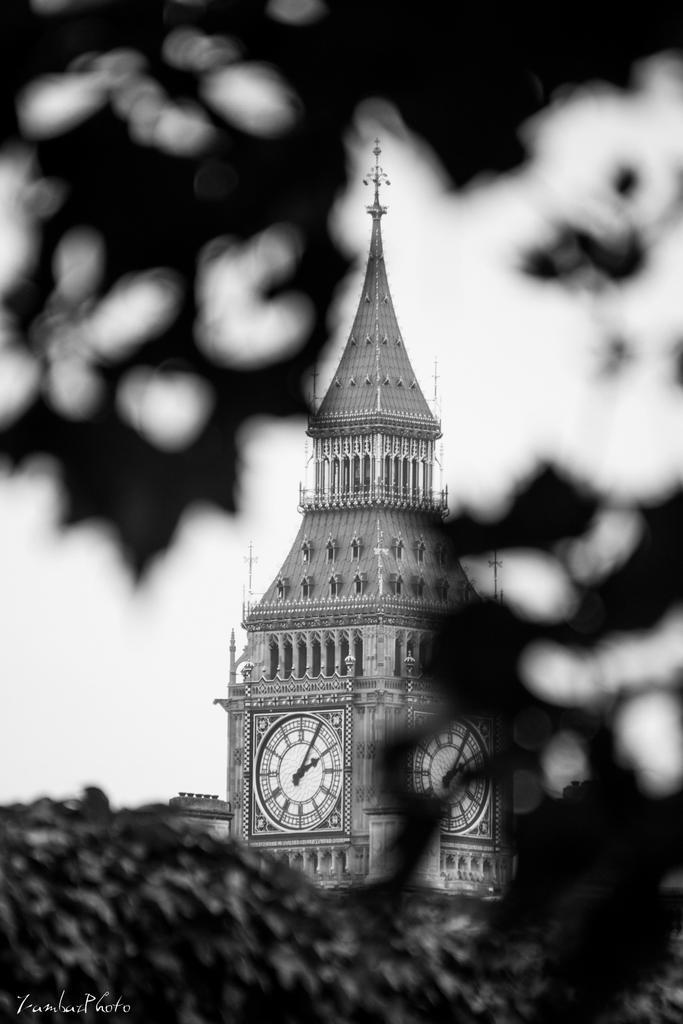 ZambazPhoto's tweet photo. #London de nuit avec #Canon70D et objectif #Sigma @sigmahq http://t.co/SgfVjpJT32