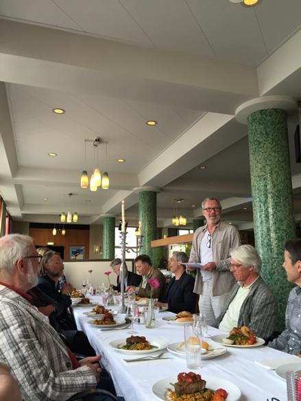 De voorzitter neemt het woord.